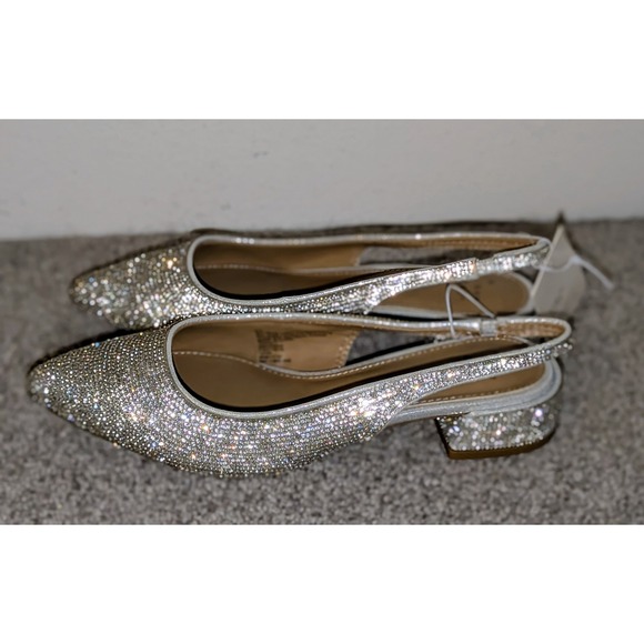 A New Day Women's Silver Rhinestone Slingback Pointed Toe Low Size 6.5 NWT - Picture 5 of 8